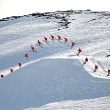 Max gapar cornern p&aring; freeride och passar p&aring; att . Foto: Robbin G&auml;lliner. Fahrer: Max Hemmingsson.