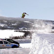 360 &ouml;ver E14 och konstapelns bil. First try.. Foto: Jesper Bryngelsson. Fahrer: Jim Johansson Wolf.