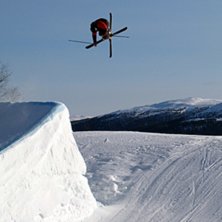 Vad&aring; freakin&amp;#039; awesome? ;). Foto: Lee Myhr. Fahrer: Morten Grape.