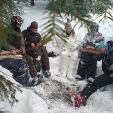 Grillning i offpisten i Tegefj&auml;ll. Mysigt v&auml;rre!. Foto: Joel M&ouml;rling. Fahrer: Pontus, John, jag, Gabriella, Martina och Andreas.