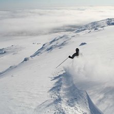 En fin dag p&aring; baksidan, hann med tv&aring; v&auml;ndor och. Foto: Peter Karlbom. Fahrer: Eric Tornblad.