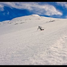 Slask-carving i Tv&auml;r&aring; i slutet p&aring; april.. Foto: Daniel Lundmark. Fahrer: KR Hennersten.