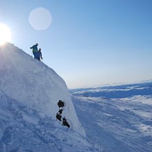 kikas ut lite innnan droop. Foto: Anders Norstr&ouml;m. Fahrer: Johan Eriksson, Lill Johan.