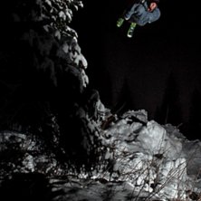 l&auml;skig backflip ner i sl&auml;nt p g a blixt rakt i �. Foto: Agnes Langerth. Fahrer: Elov Olsson.