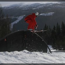 Vi drog ett g&auml;ng till &Aring;re nu i v&aring;ras, Max st&aring;r. Foto: Max Andersson. Fahrer: Jens Halmkrona.