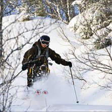 Sk&ouml;nt puder i &Aring;re efter ett ruskigt bra sn&ouml;ov&auml;. Foto: Ola Rockberg. Fahrer: Erika Edling.