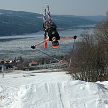 en solig dag i &aring;re. Foto: Mascot Olofsson. Fahrer: Erik Kikajon.