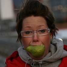 Jag chillar lite efter vi handlat med ett p&auml;ron i. Foto: Joakim Johansson. Fahrer: Mimmi Staaf.