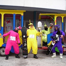 Starten p&aring; en sjukt rolig f&ouml;delsedag som s&aring; kla. Foto: Matu som Po. Fahrer: fr&aring;n v&auml;nster Po, Laa-Laa, Dipsy och Tinky Winky.