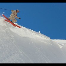 Droppar Svartberget en h&auml;rlig dag i april.. Foto: Daniel Lundmark. Fahrer: KR Hennersten.