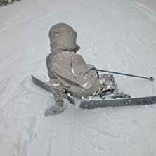 Skidor &auml;r inget f&ouml;r mig. Foto: Josefine. Fahrer: Johanna.