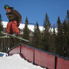 k&ouml;r lite rails p&aring; en solig dag.. Foto: Fredrik Eriksson. Fahrer: Kenneth Jonsson.