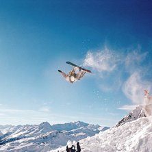 Hannes l&auml;ttar ankar och d&ouml;dar konkurrensen med s. Foto: Vet ej. Fahrer: Hannes Larsson.